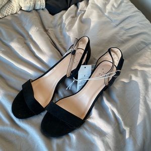 Black low block sandals